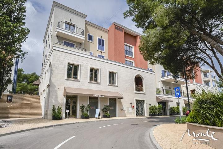 Prostran apartman sa jednom spavaćom sobom u elitnom kompleksu Centrale, Luštica Bay
