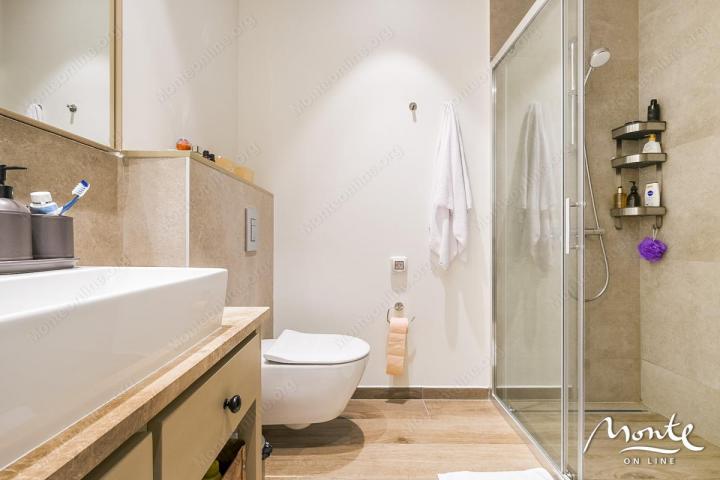 Prostran apartman sa jednom spavaćom sobom u elitnom kompleksu Centrale, Luštica Bay