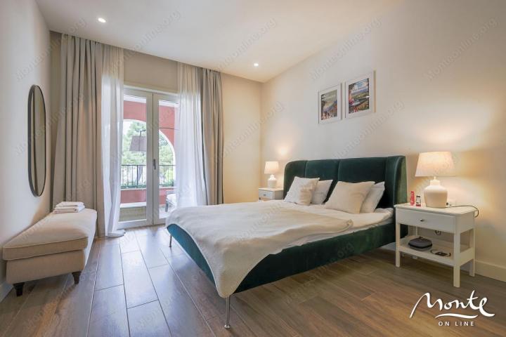 Prostran apartman sa jednom spavaćom sobom u elitnom kompleksu Centrale, Luštica Bay