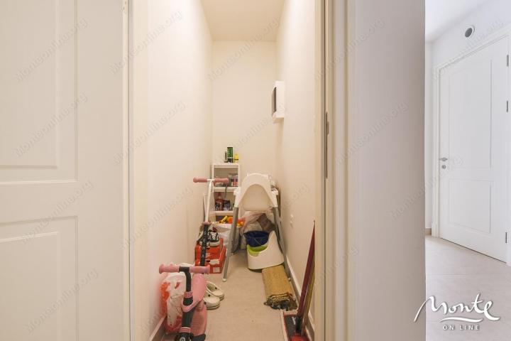 Prostran apartman sa jednom spavaćom sobom u elitnom kompleksu Centrale, Luštica Bay