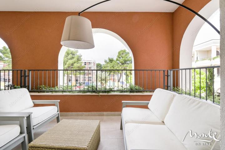 Prostran apartman sa jednom spavaćom sobom u elitnom kompleksu Centrale, Luštica Bay