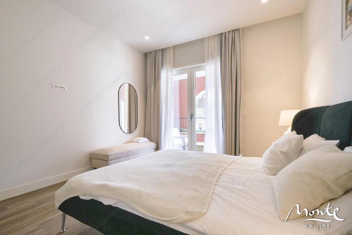 Prostran apartman sa jednom spavaćom sobom u elitnom kompleksu Centrale, Luštica Bay