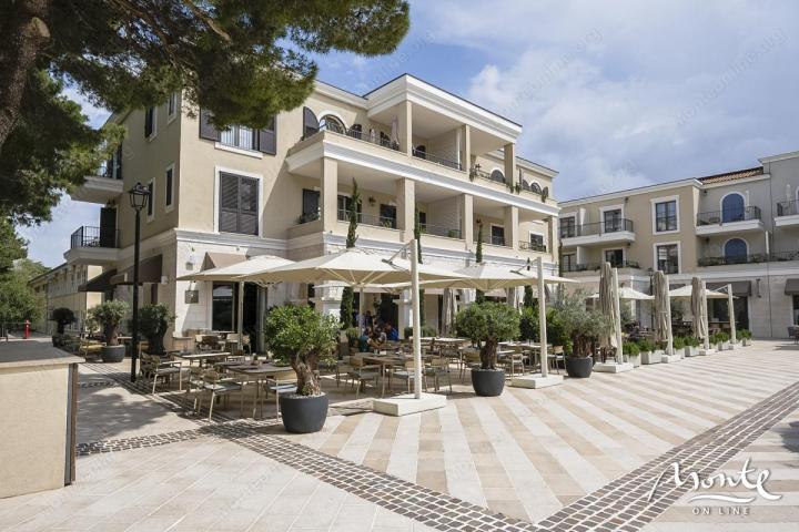 Prostran apartman sa jednom spavaćom sobom u elitnom kompleksu Centrale, Luštica Bay