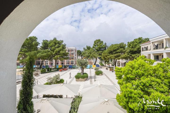 Prostran apartman sa jednom spavaćom sobom u elitnom kompleksu Centrale, Luštica Bay