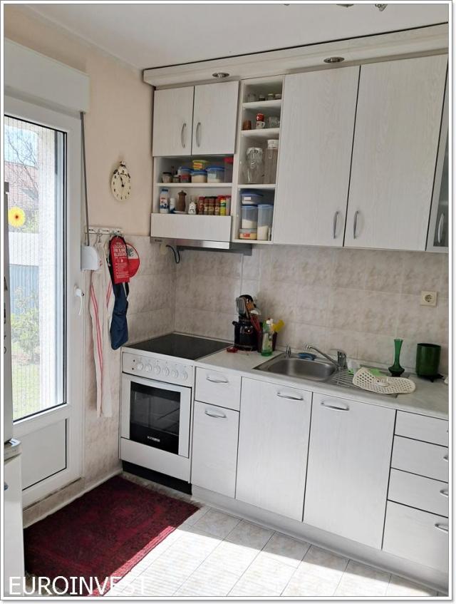 Uknjižena, sama kuća, garaža, 7 ari, lepo dvorište ID#1733
