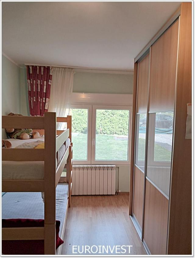 Uknjižena, sama kuća, garaža, 7 ari, lepo dvorište ID#1733