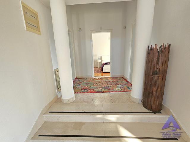 Prodaja, Kuća, 308m2 , Tološi