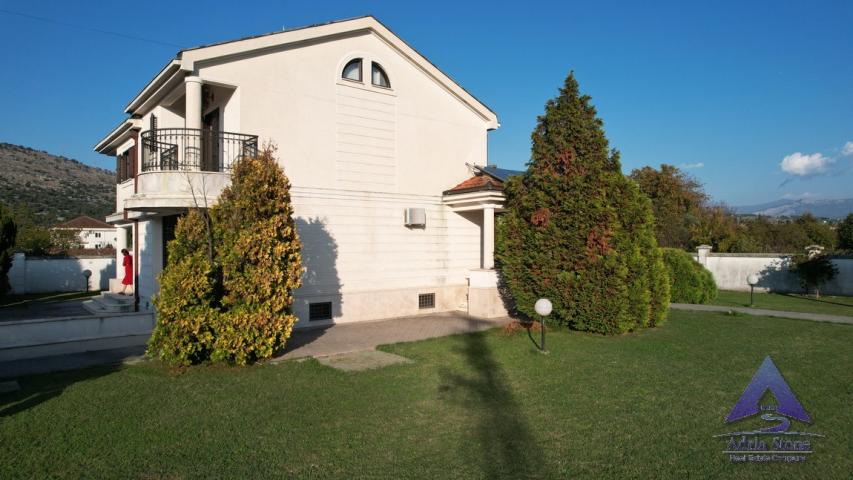Prodaja, Kuća, 308m2 , Tološi