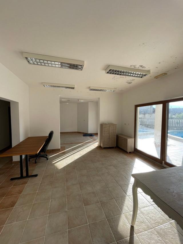 Prodaja, Poslovni prostor, 190m2 , RISAN