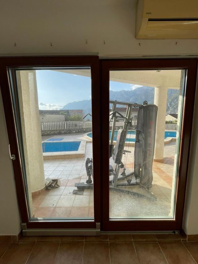 Prodaja, Poslovni prostor, 190m2 , RISAN