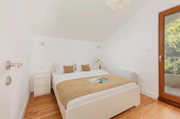 Prodaja, Stan, 139m2 , RISAN