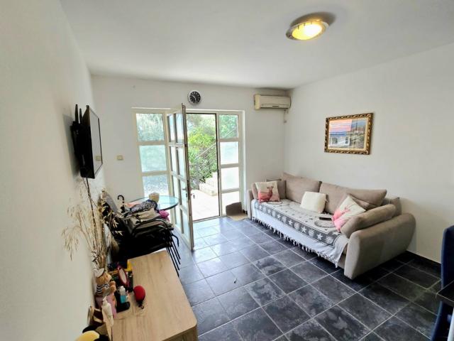 Prodaja, Stan, 48m2 , Budva