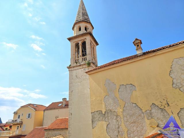 Izdavanje, Stan, 124m2 , Stari grad