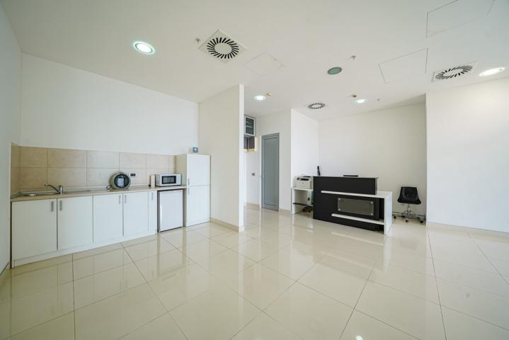 Prodaja, Poslovni prostor, 70m2 , Budva
