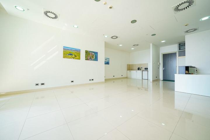 Prodaja, Poslovni prostor, 70m2 , Budva