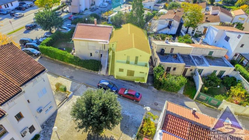 Prodaja, Kuća, 219m2 , Rozino