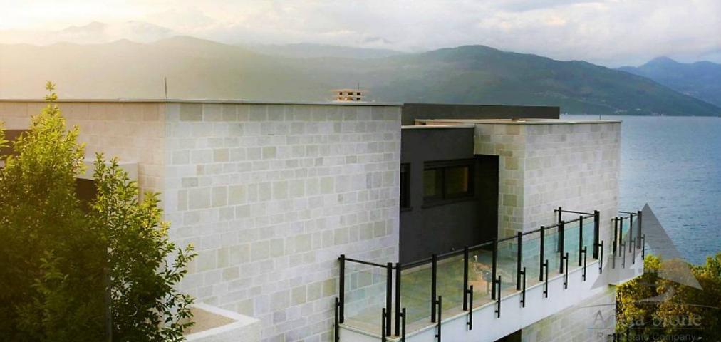 Prodaja, Kuća, 770m2 , Tivat