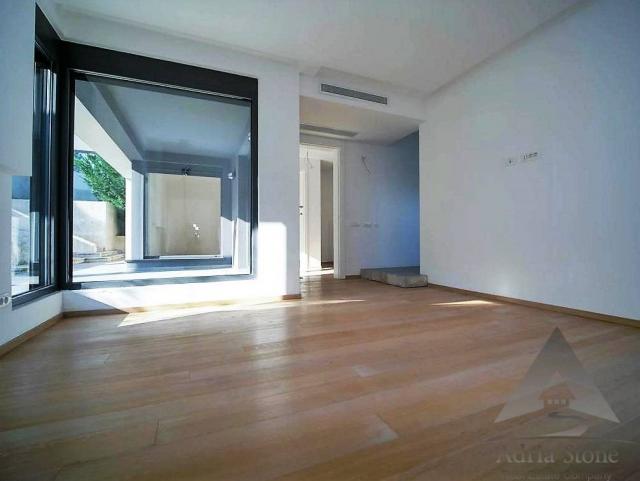 Prodaja, Kuća, 770m2 , Tivat