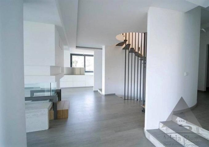Prodaja, Kuća, 770m2 , Tivat