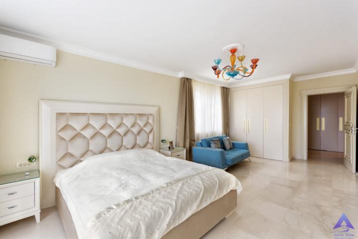 For sale, penthouse sea view, center Budva