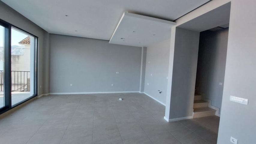 Prodaja, Kuća, 200m2 , KRAŠIĆI