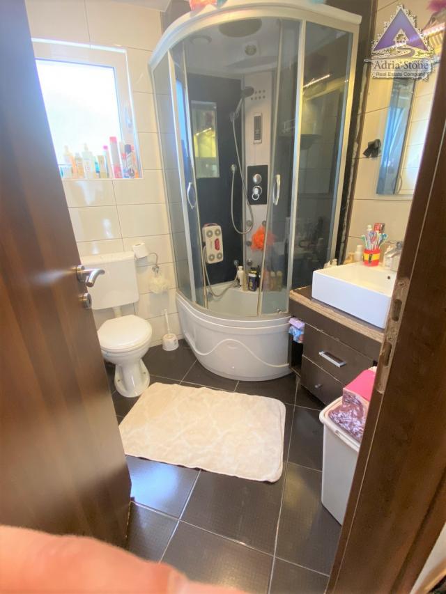 Prodaja, Stan, 80m2 , KAVAC