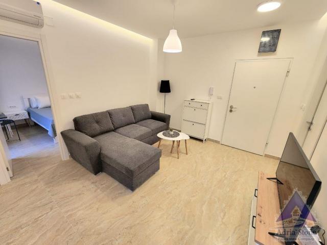 Izdavanje, Stan, 40m2 , Budva