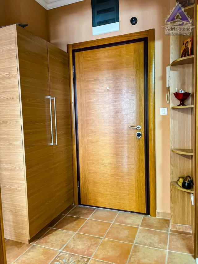 Izdavanje, Stan, 50m2 , Rozino