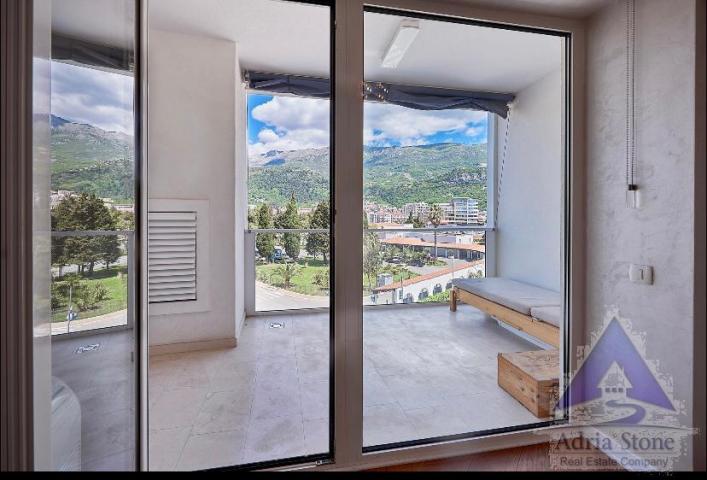 Izdavanje, Stan, 63m2 , Budva