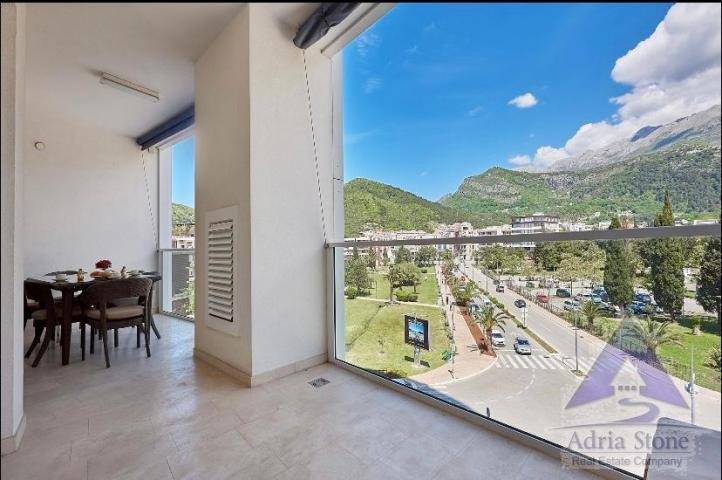 Izdavanje, Stan, 63m2 , Budva