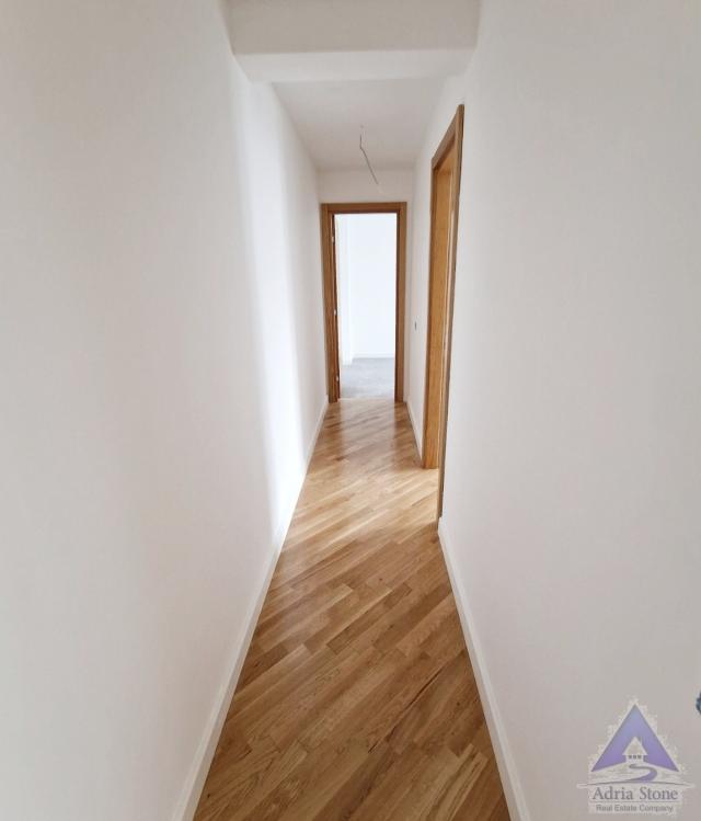 Prodaja, Stan, 200m2 , Kotor