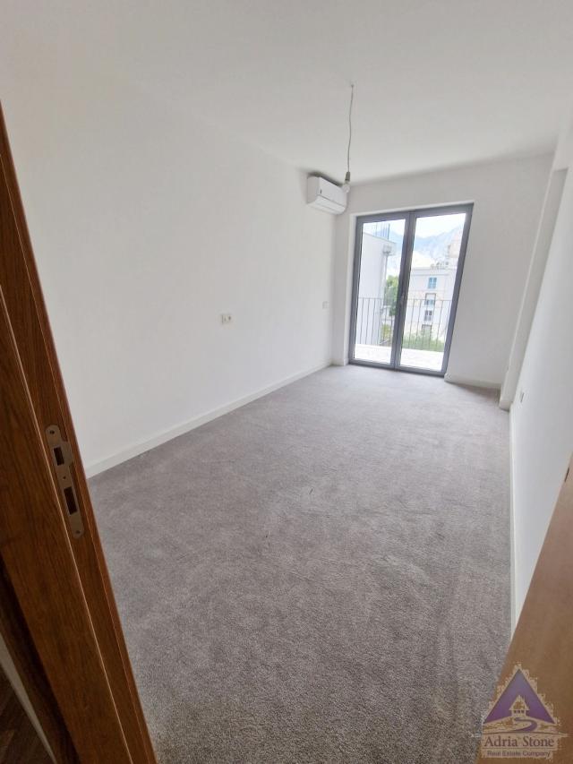Prodaja, Stan, 200m2 , Kotor