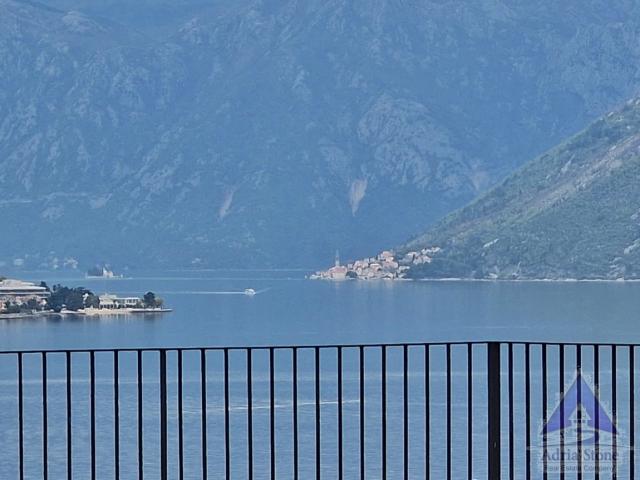 Prodaja, Stan, 200m2 , Kotor