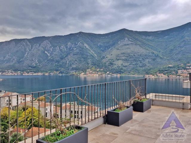 Prodaja, Stan, 200m2 , Kotor