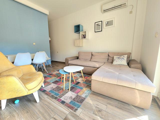 Izdavanje, Stan, 53m2 , Budva