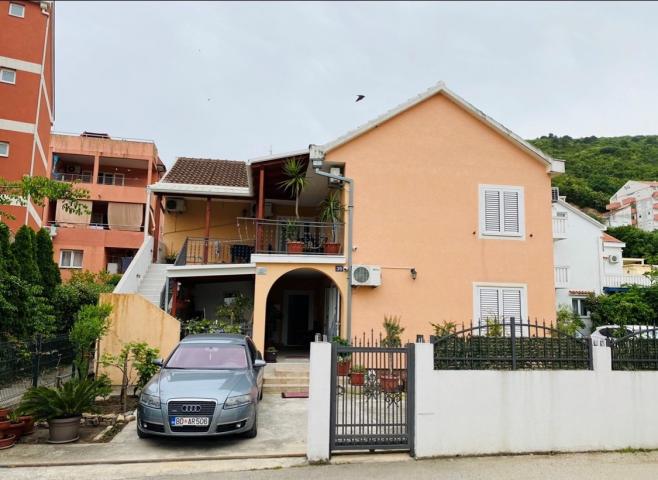 Prodaja, Kuća, 238m2 , Budva