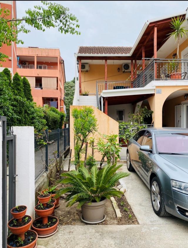 Prodaja, Kuća, 238m2 , Budva