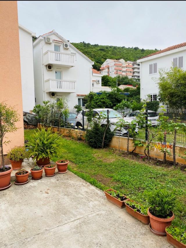 Prodaja, Kuća, 238m2 , Budva