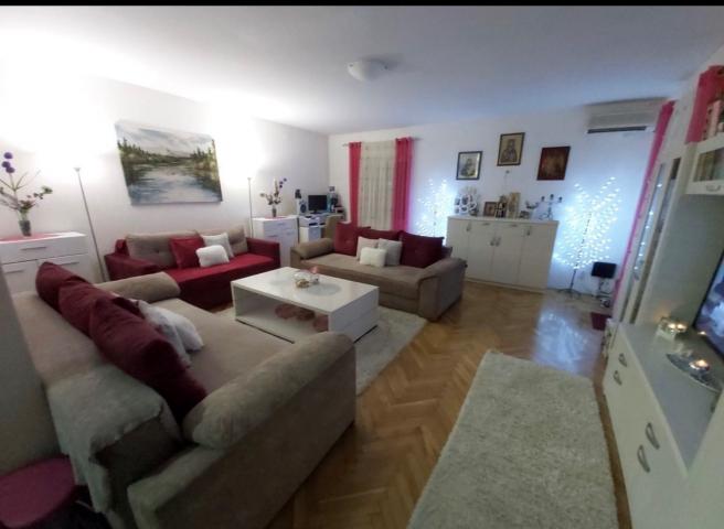 Prodaja, Kuća, 238m2 , Budva