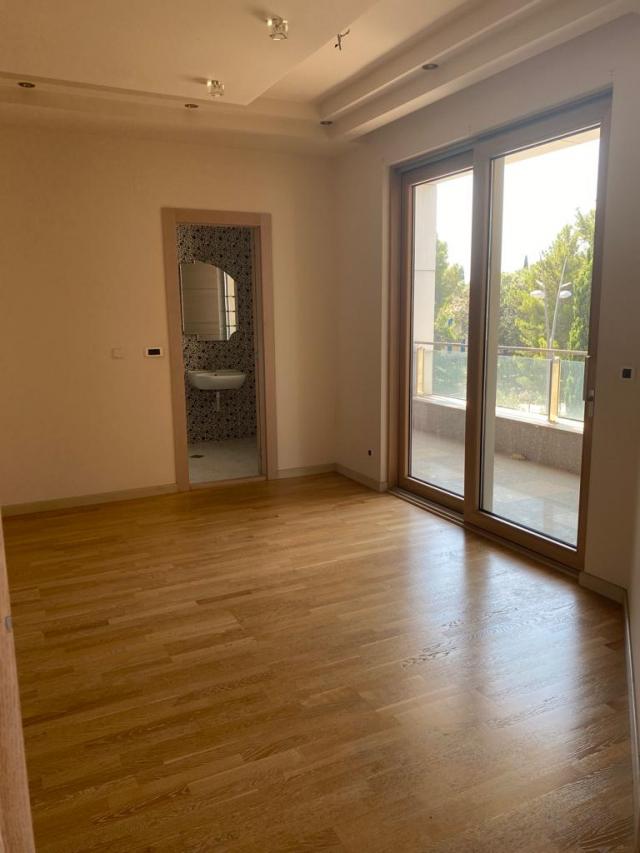 Prodaja, Stan, 119m2 , Budva