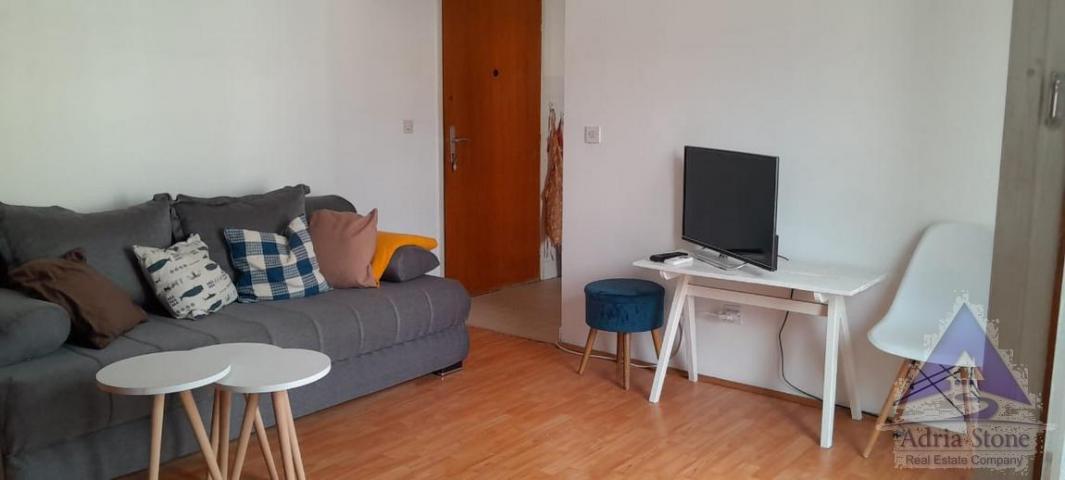 Izdavanje, Stan, 42m2 , Budva