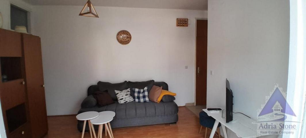 Izdavanje, Stan, 42m2 , Budva