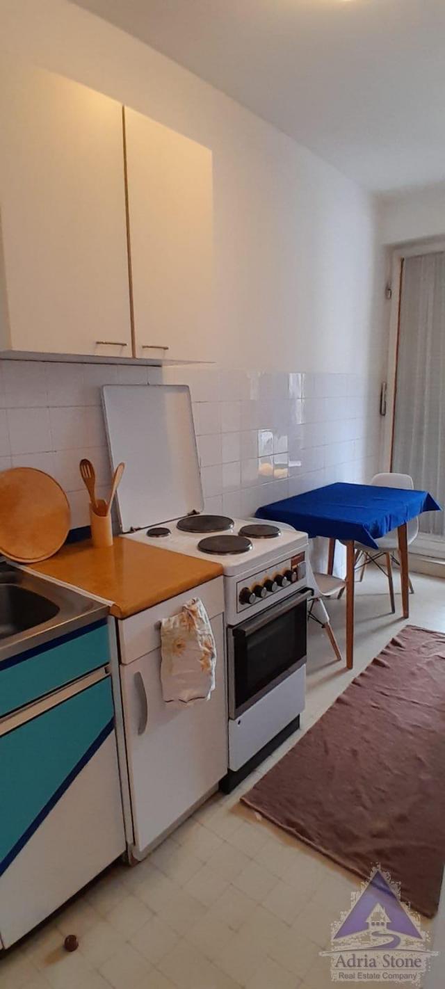 Izdavanje, Stan, 42m2 , Budva