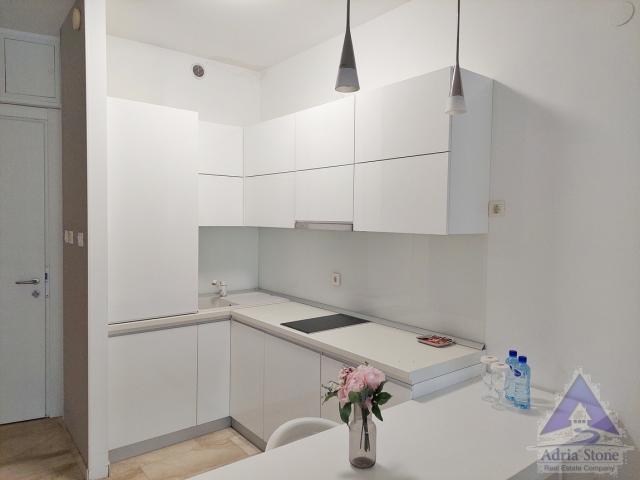 Prodaja, Stan, 64m2 , Budva