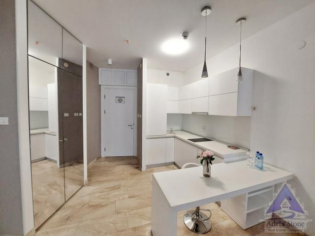 Prodaja, Stan, 64m2 , Budva