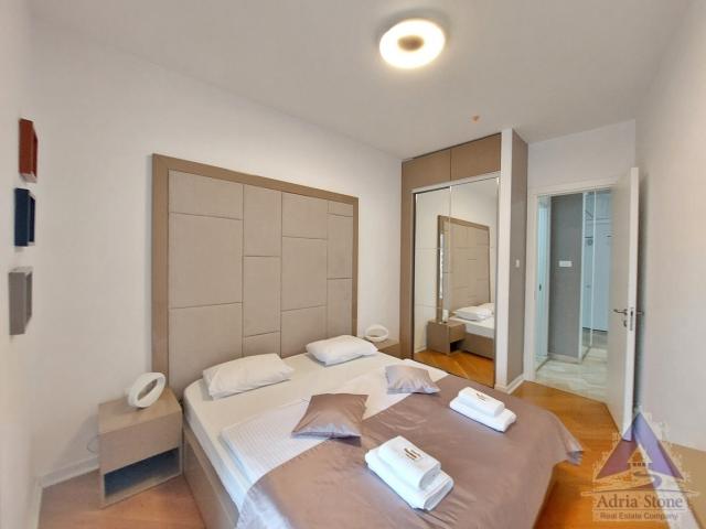 Prodaja, Stan, 64m2 , Budva