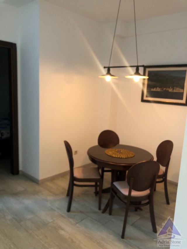 Izdavanje, Stan, 55m2 , Budva
