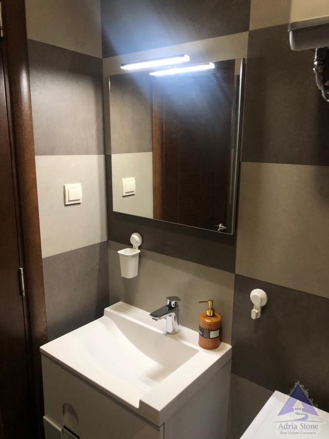 Izdavanje, Stan, 55m2 , Budva