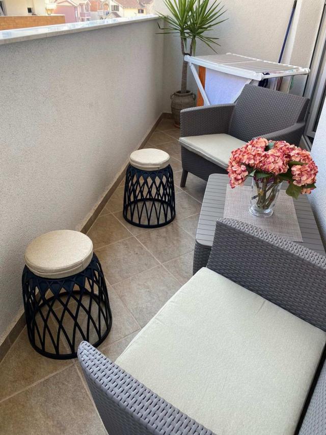 Izdavanje, Stan, 50m2 , Budva