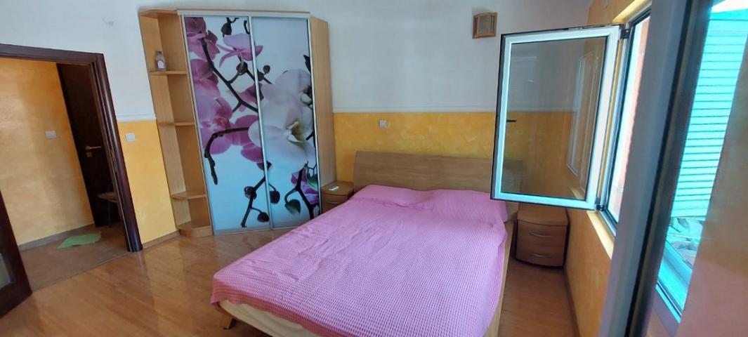 Prodaja, Stan, 128m2 , LASTVA